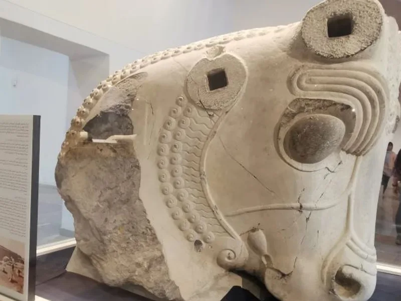 آثار باقی مانده از کاخ آپادانا شوش