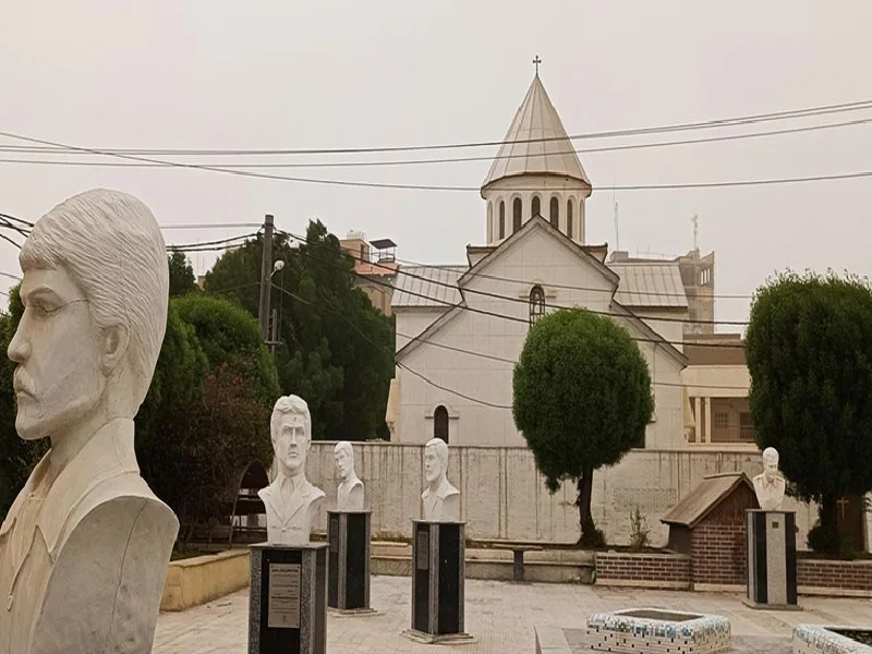 داخل کلیسای ارامنه آبادان