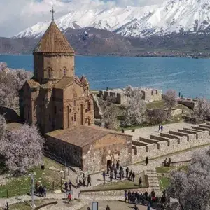 جزیره آختامار کجاست؟